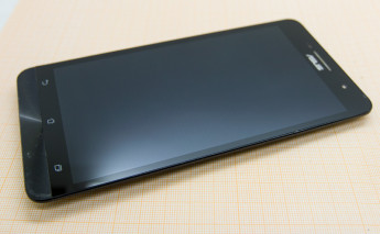 <!--Матрица и тачскрин в рамке для Asus ZenFone 6 Z002 (разбор)-->