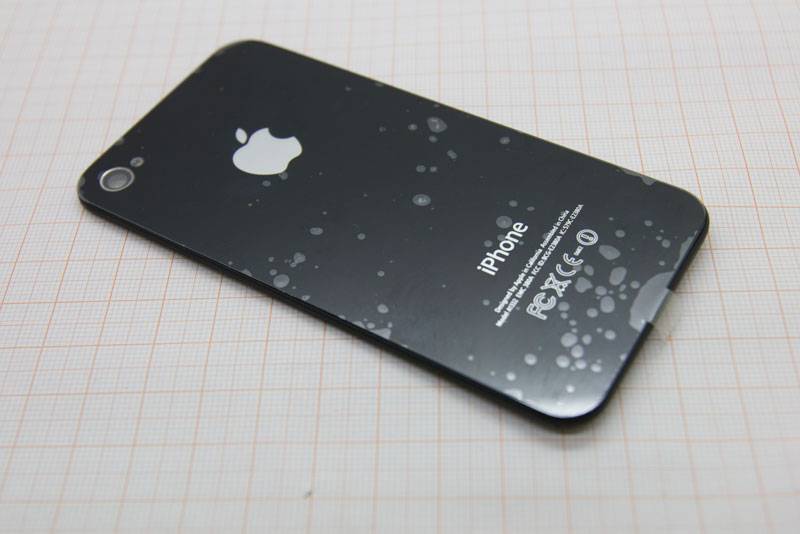 Как заменить дисплей на iPhone 4?