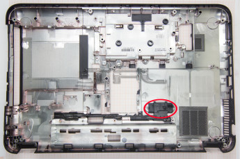 <!--Нижняя часть корпуса для HP G6-2000 (новая, нет пружинки на креплении батареи)-->